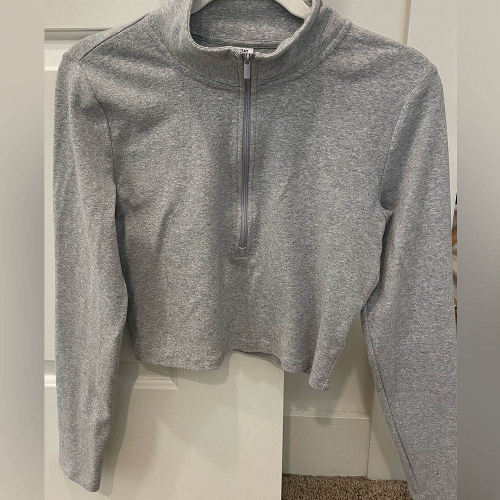 Aritzia cropped pullover